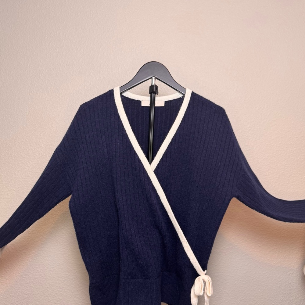 LOFT Navy Blue Wrap Sweater w/ Cream Trim Tie Waist Size Large
